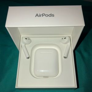 Apple Airpods w charging case